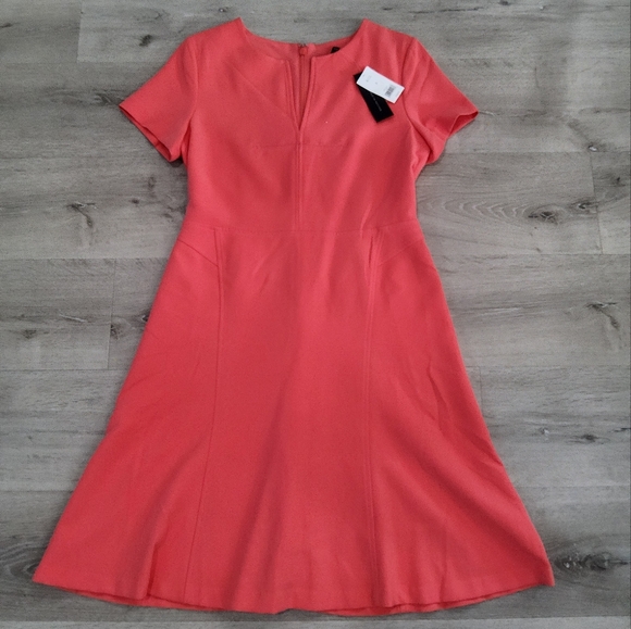 NWT BANANA REPUBLIC || size 8 - Picture 2 of 2